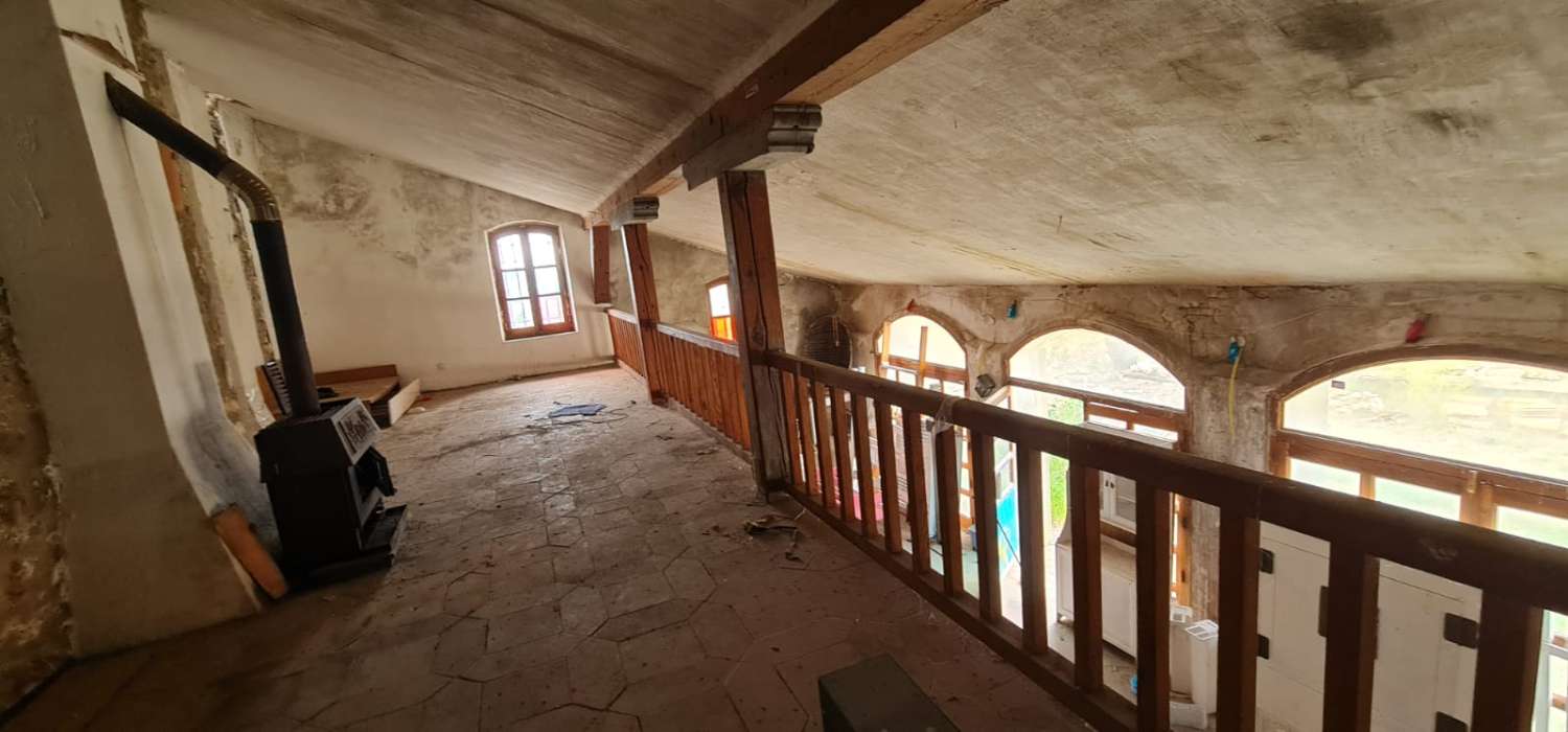 Villa for sale in Establés