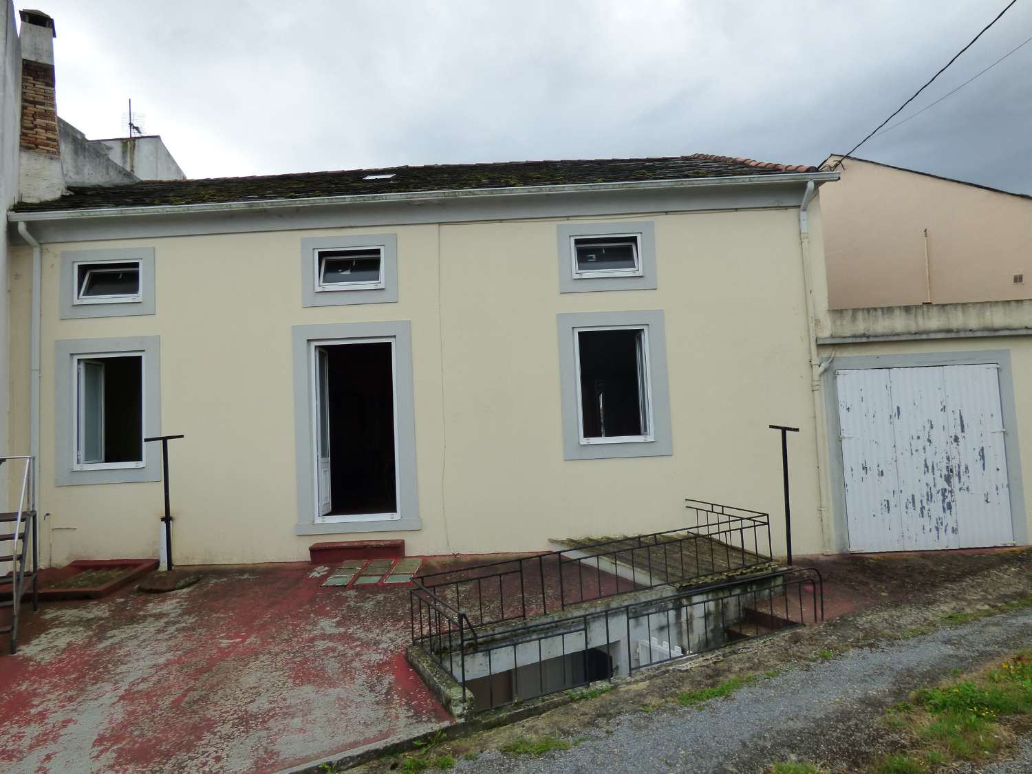 Edificio de Vivienda con local en Vilaronte