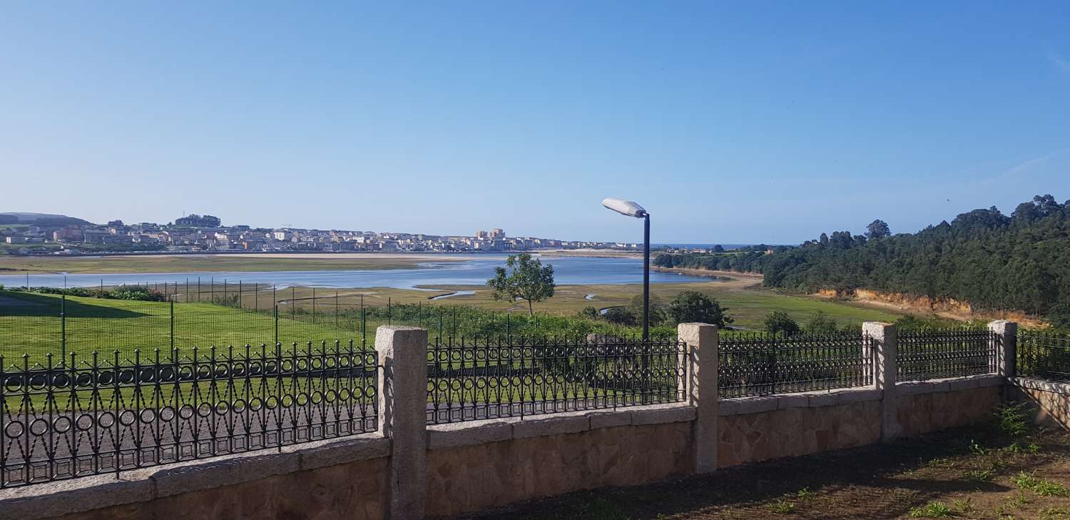 Chalet independiente con impresionantes vistas a la Ría de Barreiros y Foz.en San Cosme de Barreiros